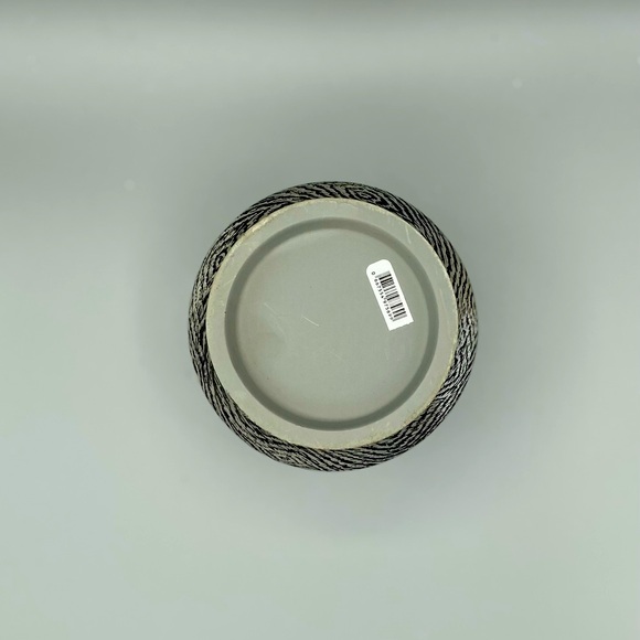 Bath & Body Works Shining Silver Color Leaf Pattern THREE WICK CANDLE holder - Picture 3 of 7